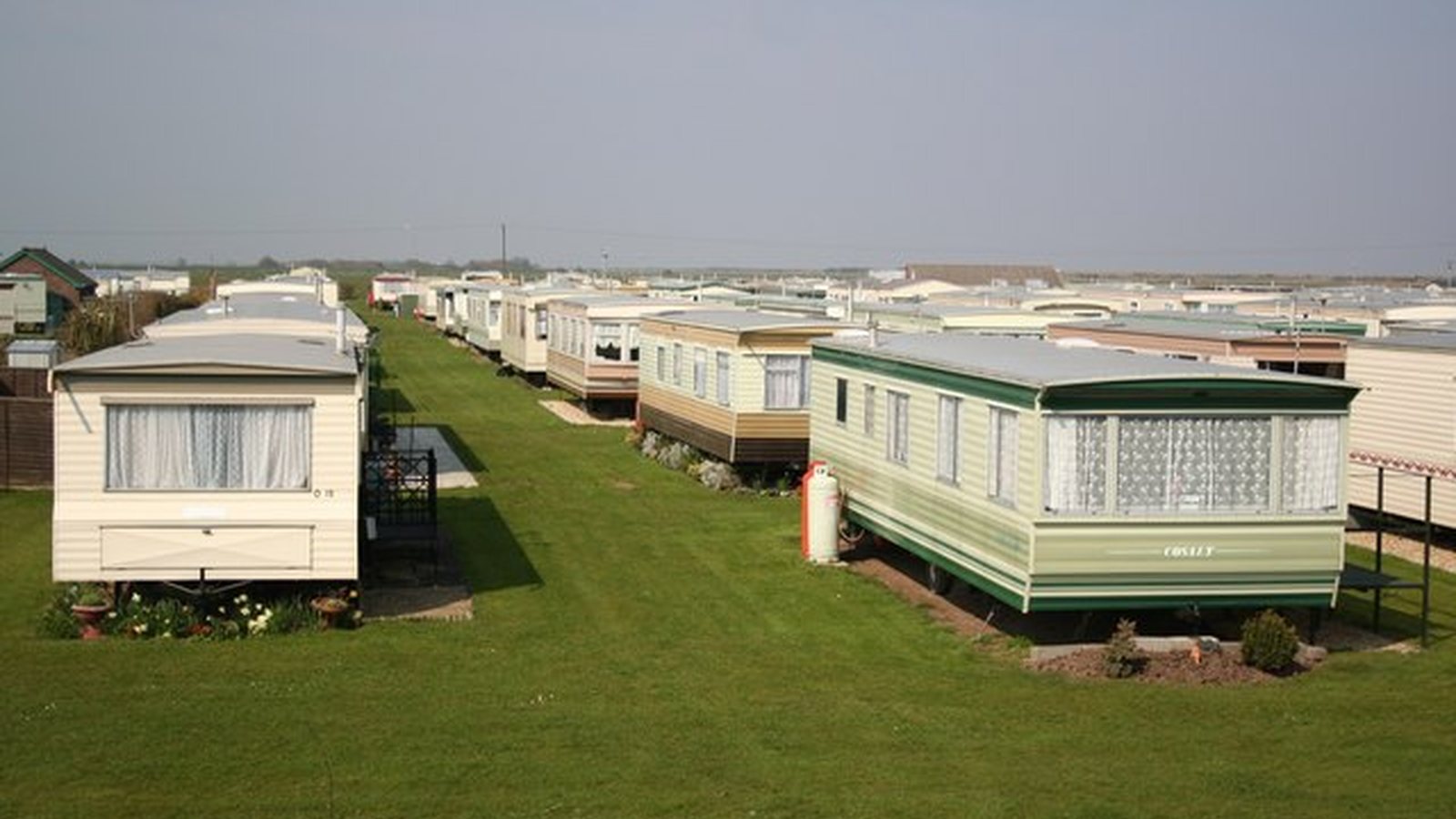 Static caravan interior monitoring context